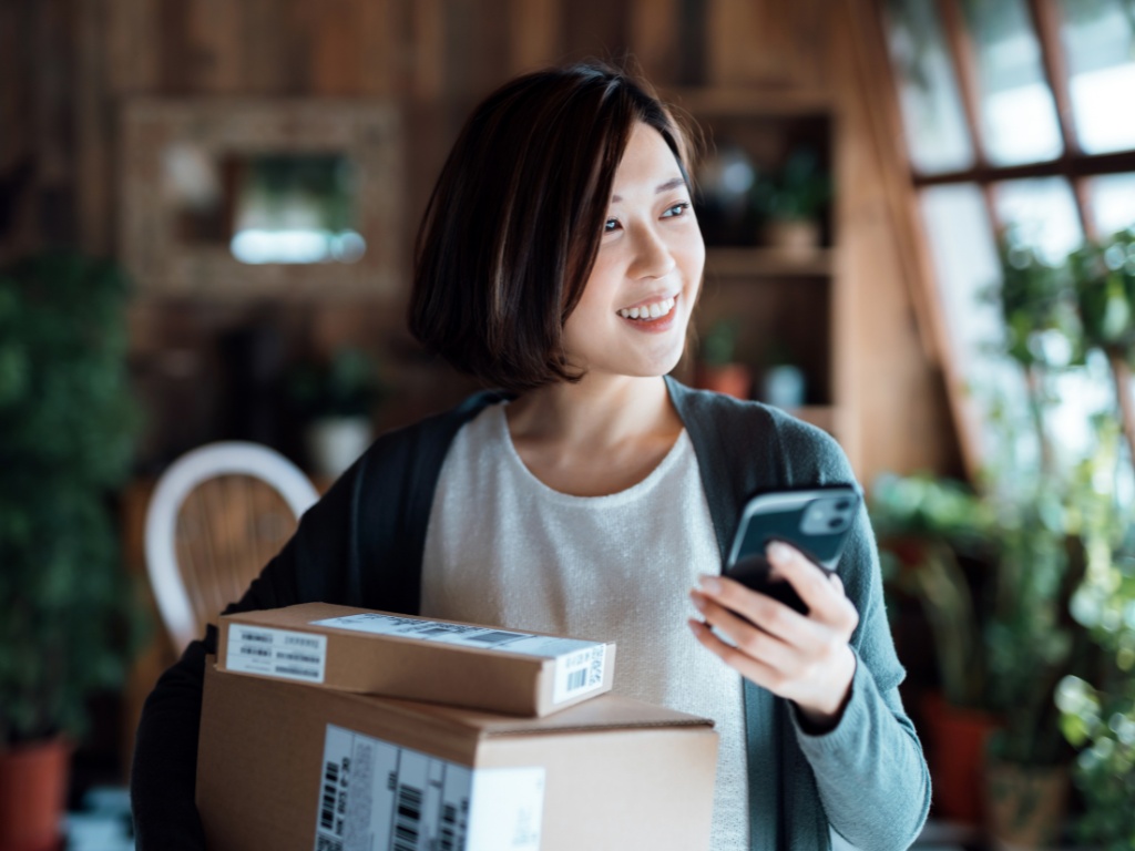 retailer with parcels